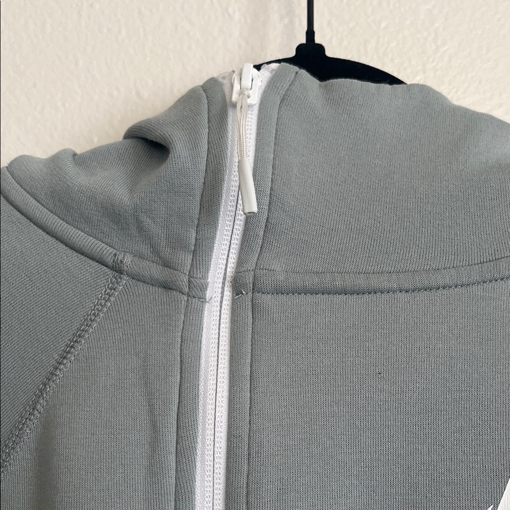 Nike Sportswear Tech Fleece Full-Zip Cape Hoodie - Picture 5 of 8